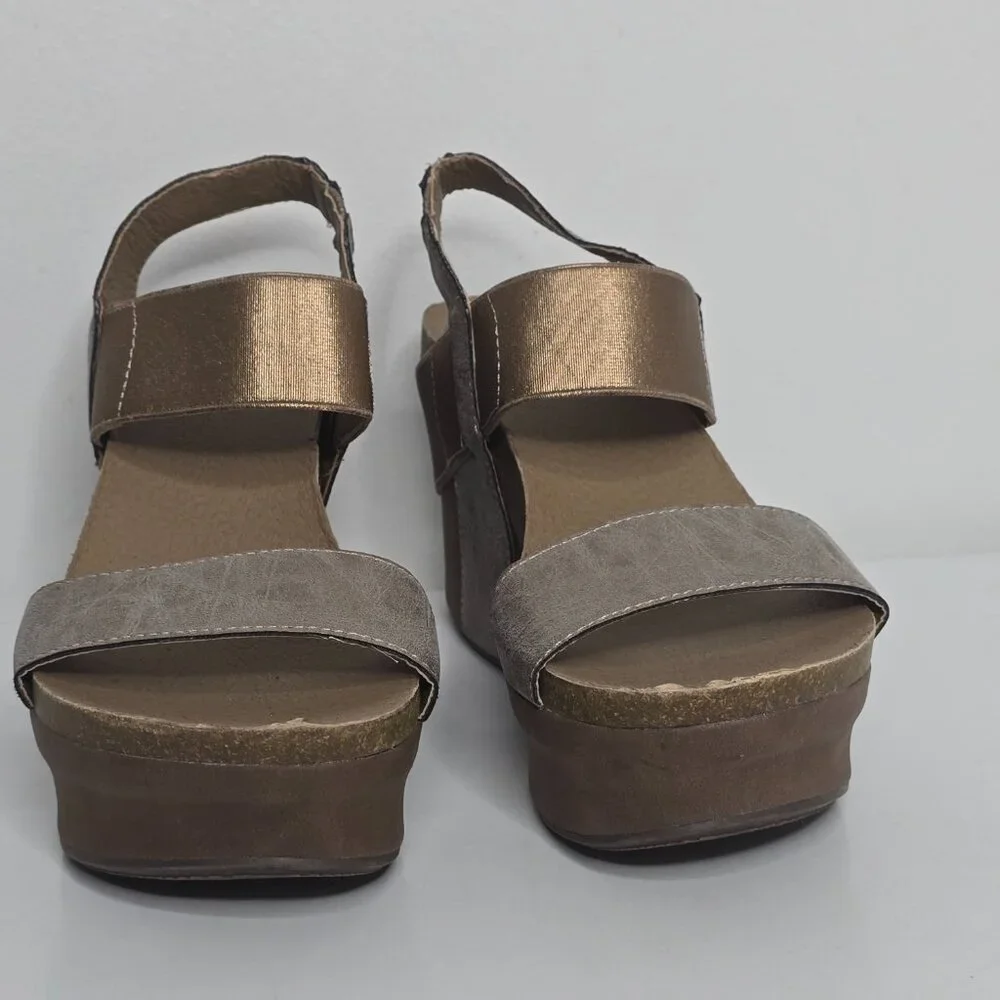 Corkys Sandals Womens‎ US 7 Platform Wedge Ankle Strap Metallic